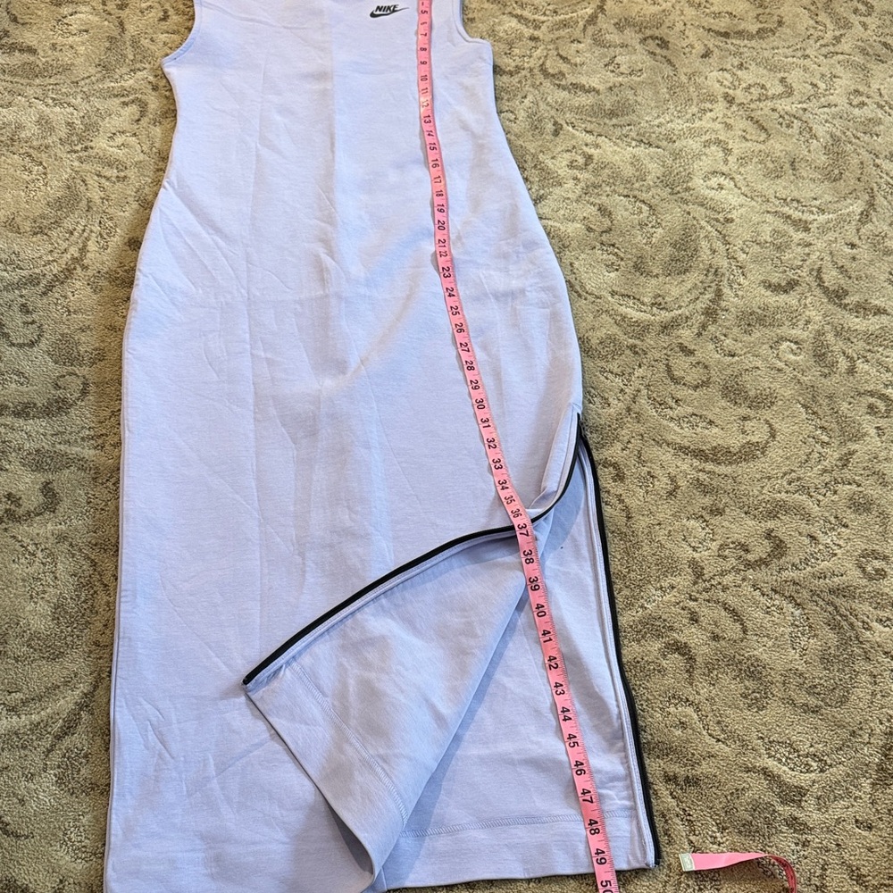 Elegant Lavender Sleeveless Dress - Picture 6 of 7